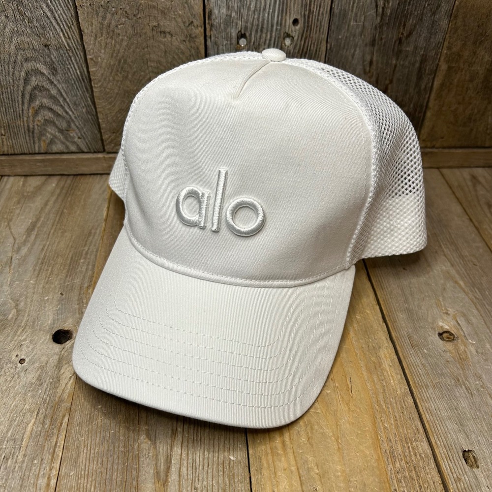 Alo Yoga District Trucker Hat White Mesh Snapback Embroidered Logo OS*